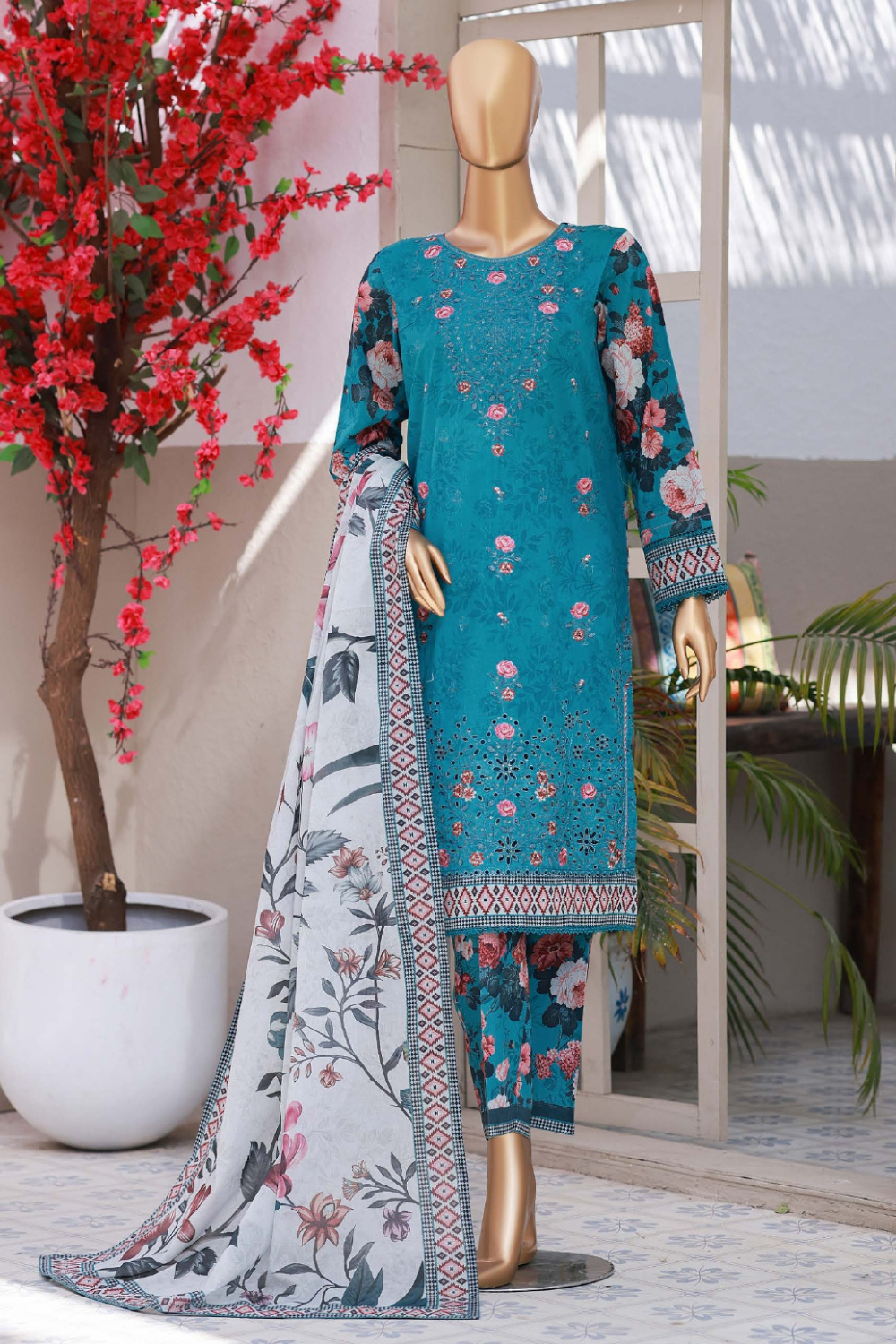 Elegant Embroidered Collection – 3 Piece Premium Lawn Suit