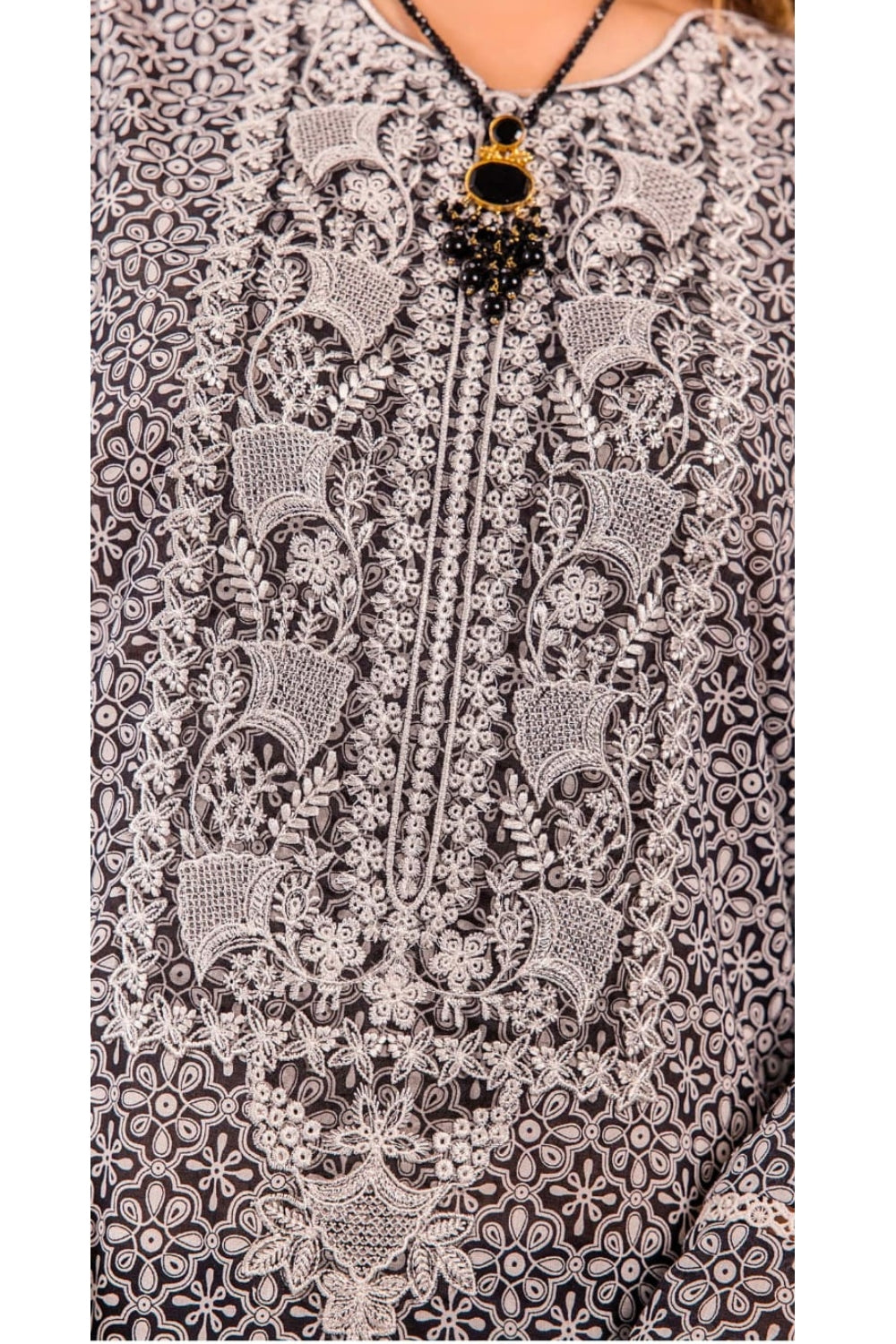 Safwa Smile Collection – 3 Piece Lawn Suit with Embroidered Patch