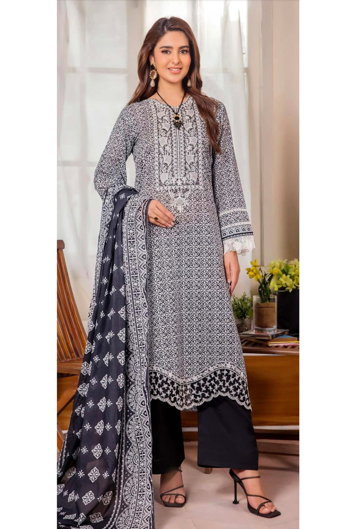 Safwa Smile Collection – 3 Piece Lawn Suit with Embroidered Patch
