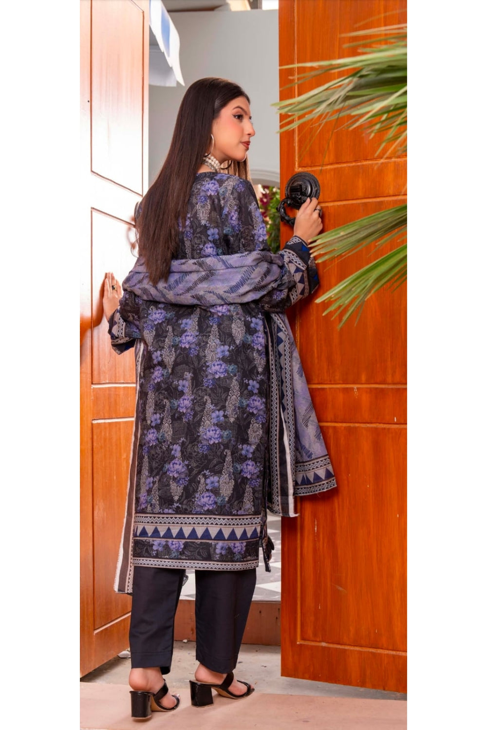 Azura Empire of Dreams – 3 Piece Premium Lawn Suit