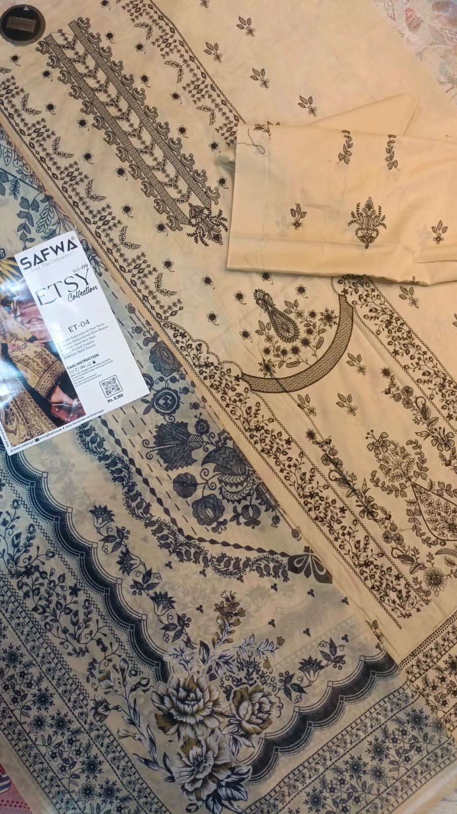 Safwa premium Quality Lawn 3pc unstitched