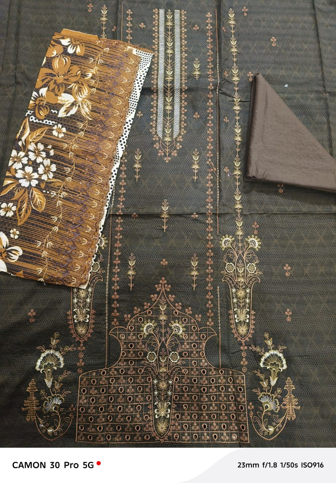 Premium Quality Lawn 3 Piece Unstitched Suit