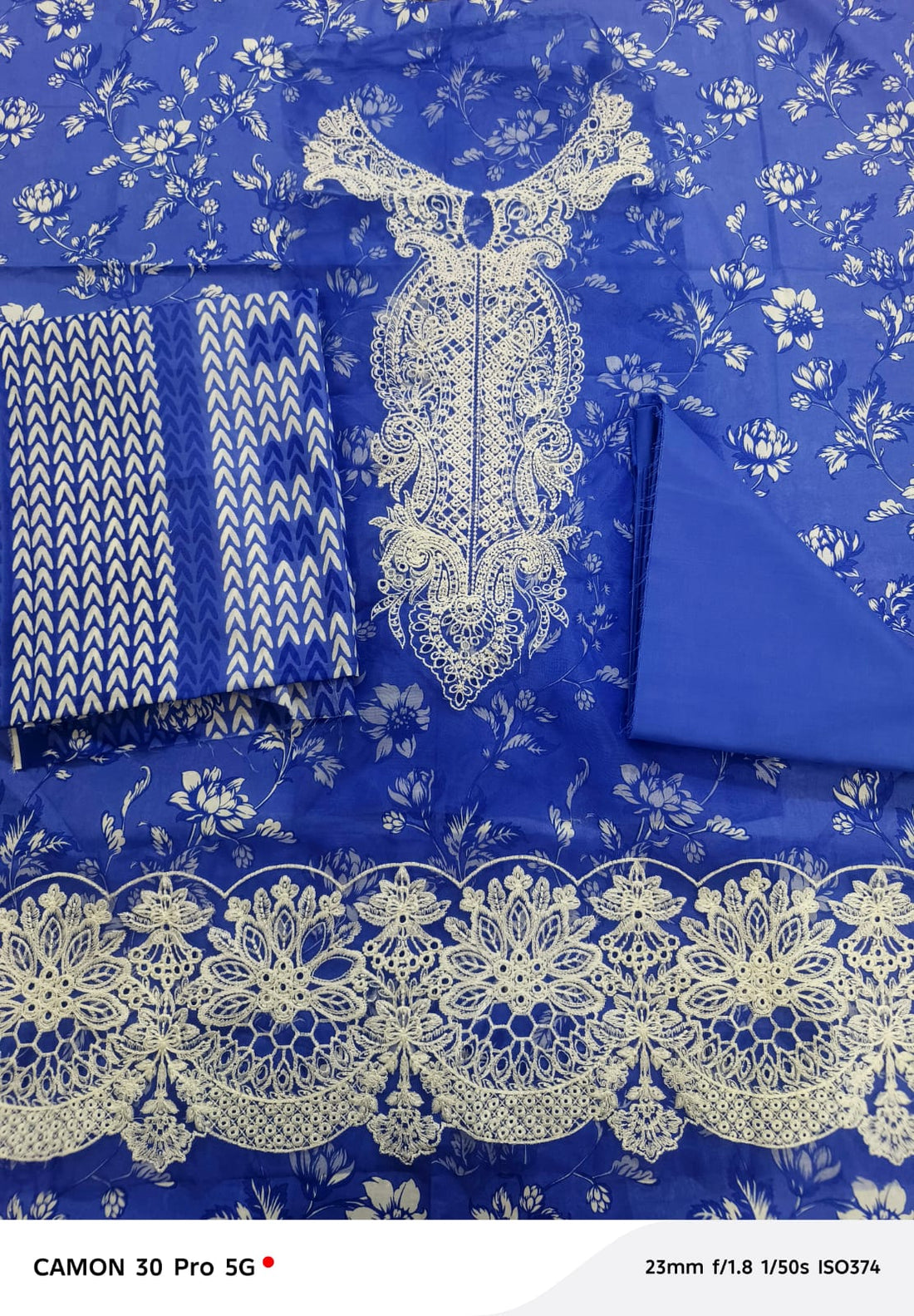 Safwa Premium Lawn 3 piece unstitched suit