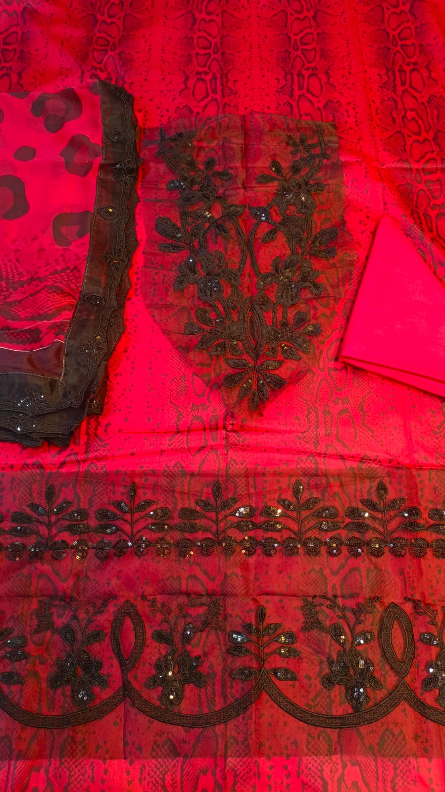 3 PC Unstitched Lawn Suit – Premium Quality Lawn