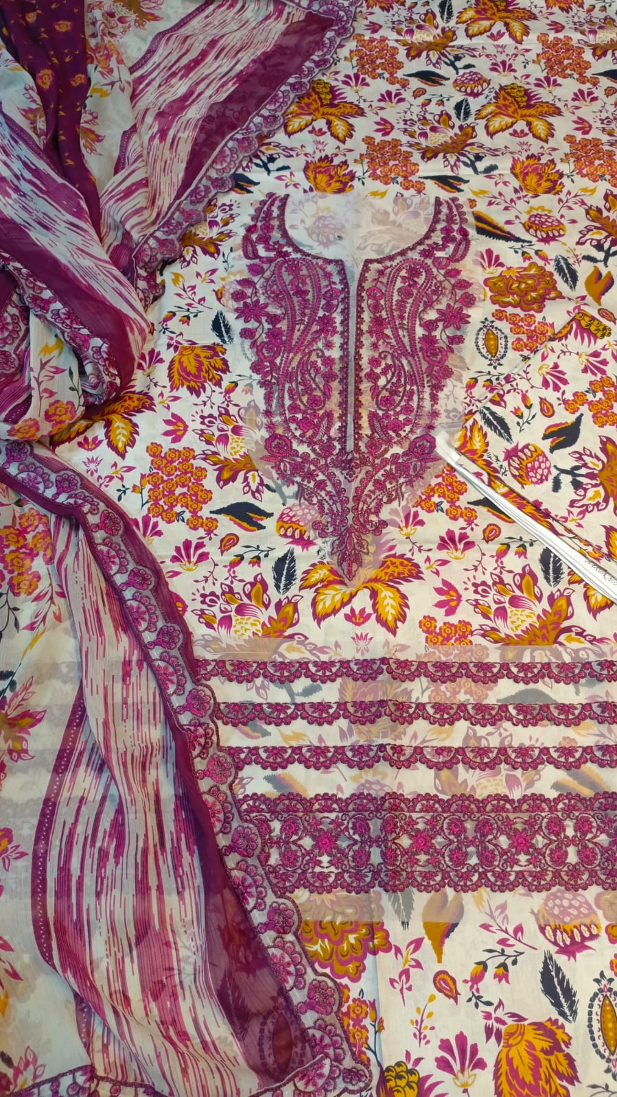 3 PC Unstitched Lawn Suit – Premium Quality Lawn